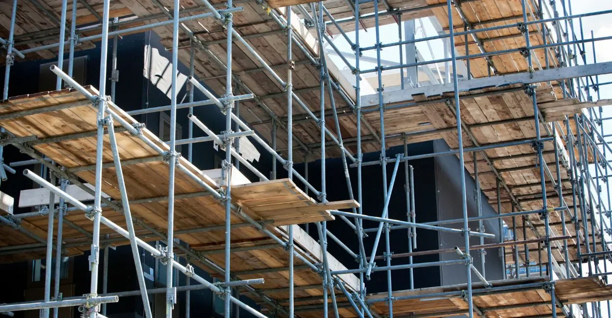 Différences entre plancher d'échafaudage bois et acier Différences entre plancher d'échafaudage bois et acier